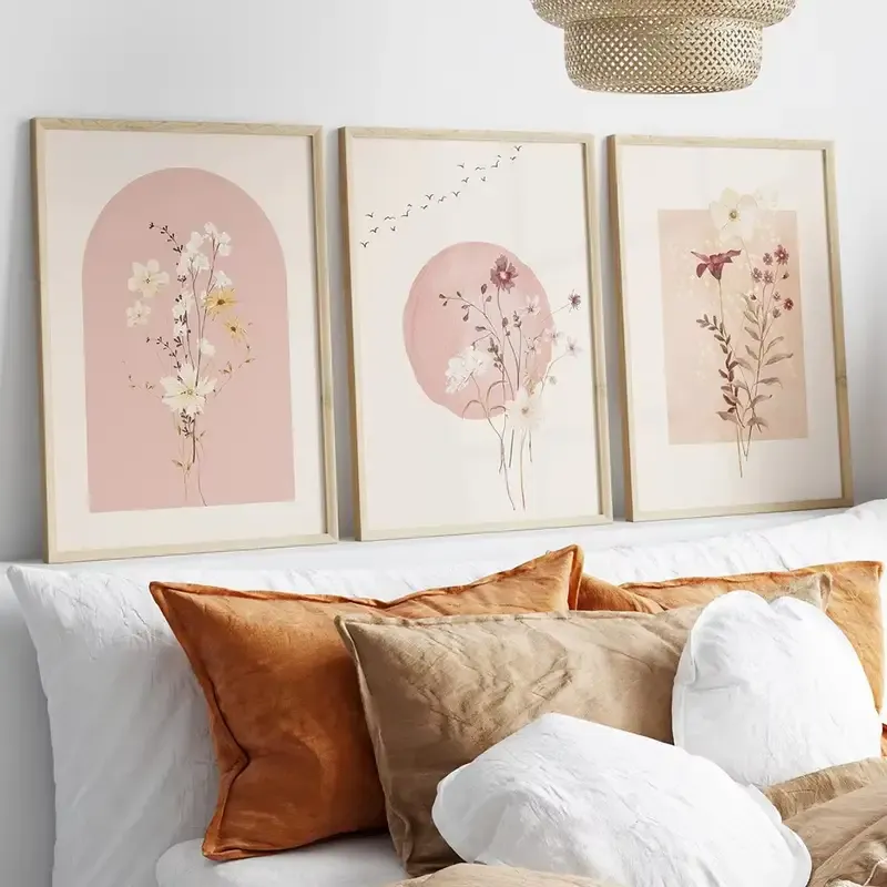 Doğal Ahşap Çerçeveli UV Baskı 3'lü Pembe Çiçek Desenli Tablo Seti – Modern & Şık Duvar Dekoru