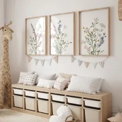 Doğal Ahşap Çerçeveli UV Baskı 3'lü Çiçek Desenli Tablo Seti – Modern & Şık Duvar Dekoru