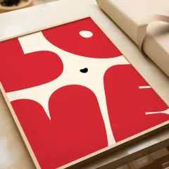 Doğal Ahşap Çerçeveli UV Baskı Kırmızı Love Desenli Tablo Seti – Modern & Şık Duvar Dekoru