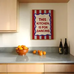 Doğal Ahşap Çerçeveli UV Baskı This Kitchen is For Dancing Tablo Seti Modern Şık Mutfak Duvar Dekoru
