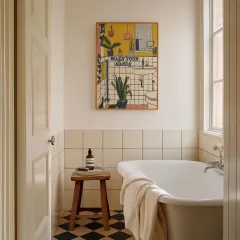 Doğal Ahşap Çerçeveli UV Wash Your Hands Baskı Duvar Tablosu – Modern & Şık Banyo Wc Duvar Dekoru