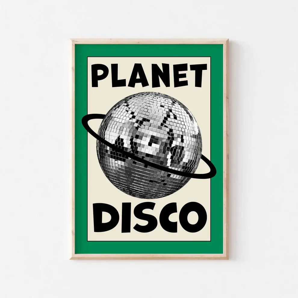 Doğal Ahşap Çerçeveli UV Baskı Planet Disco Duvar Tablosu – Modern & Şık Duvar Dekoru