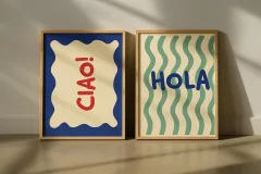 Doğal Ahşap Çerçeveli UV Baskı Ciao Hola Duvar Tablosu – Modern & Şık Duvar Dekoru