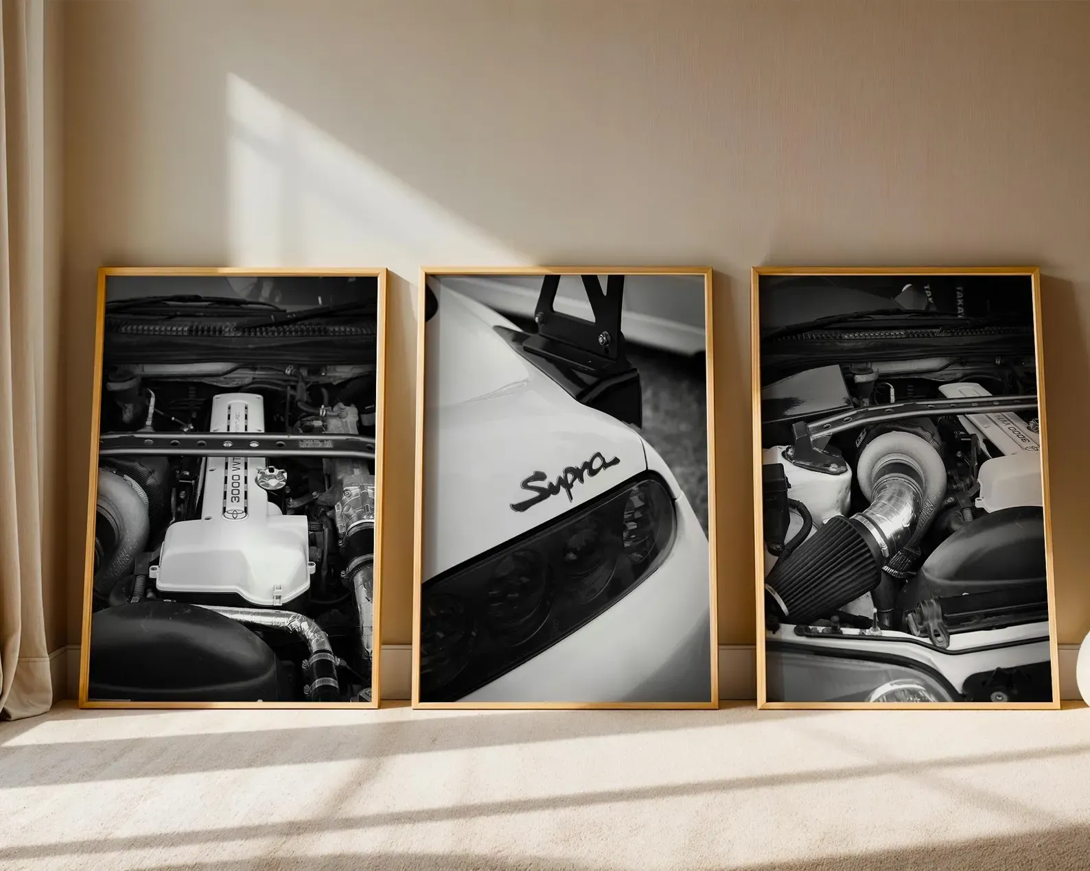 Doğal Ahşap Çerçeveli UV Baskı Supra Duvar Tablosu – Modern & Şık Araba Duvar Dekoru